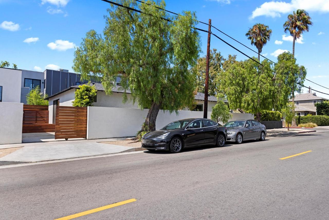 Modern Guest Room Los Angeles Exterior photo